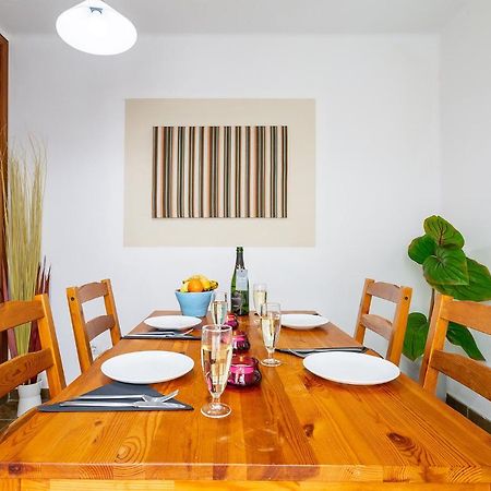 Casa Lili - Shared Pool - Close To Seafront Promenade - Sea Views From Upper Terrace Пунта-де-Мухерес Экстерьер фото